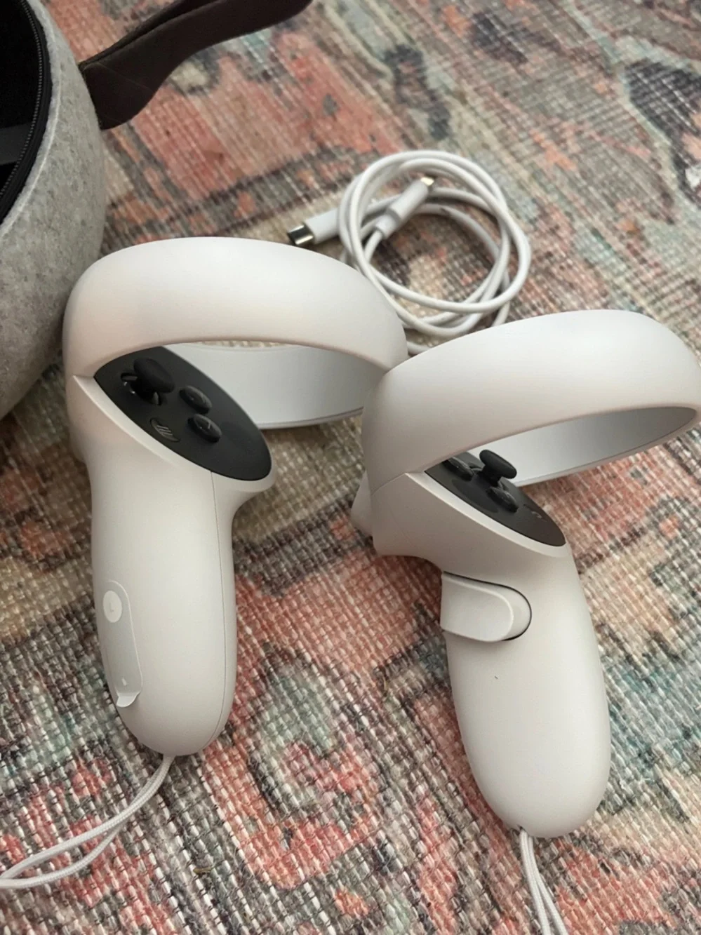 Meta Quest 2 128GB VR Headset + Carrying Case - Factory Reset